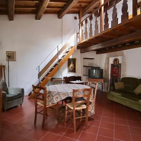 Semesterbostad Alle Vecchie Querce Fontecchio